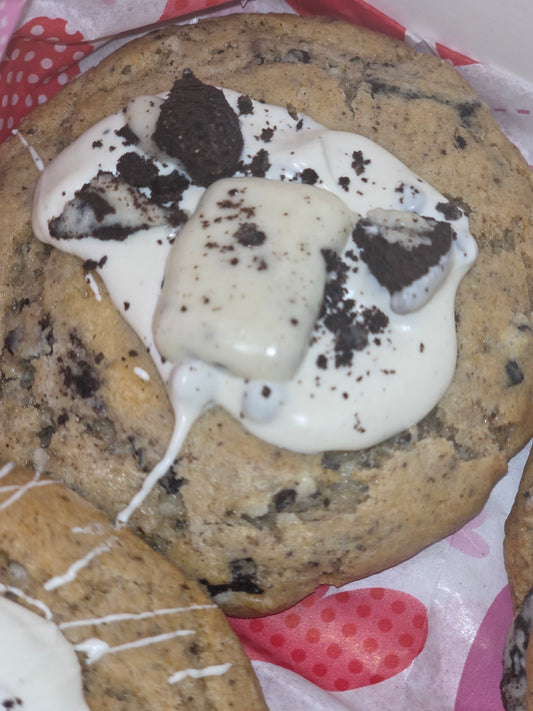 Cookies and Cream cookie with Oreo pieces